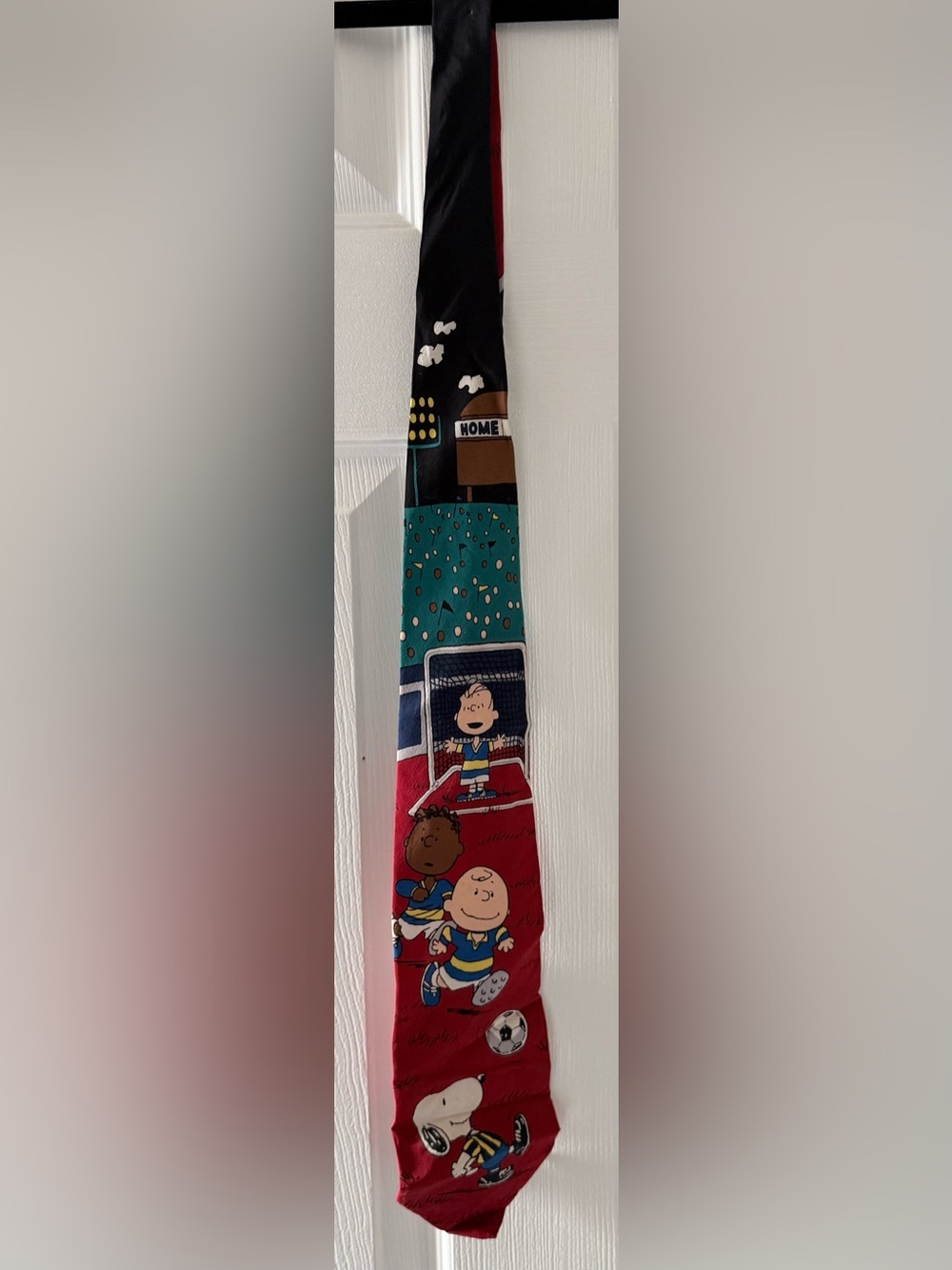 Vintage Peanuts “World Cup Challenge” – Charlie Brown & Snoopy Soccer Tie 1998